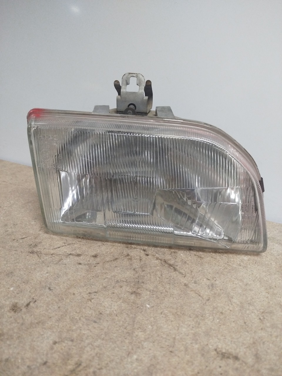Farol/ Otica Dianteiro DTO FORD FIESTA III  de 1989 a 1997