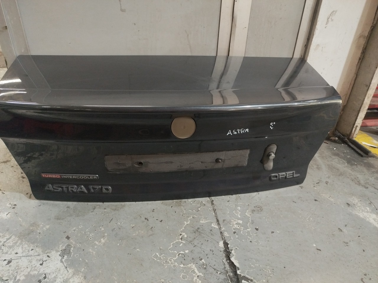 Tampa da Mala OPEL ASTRA F  de 1991 a 1998