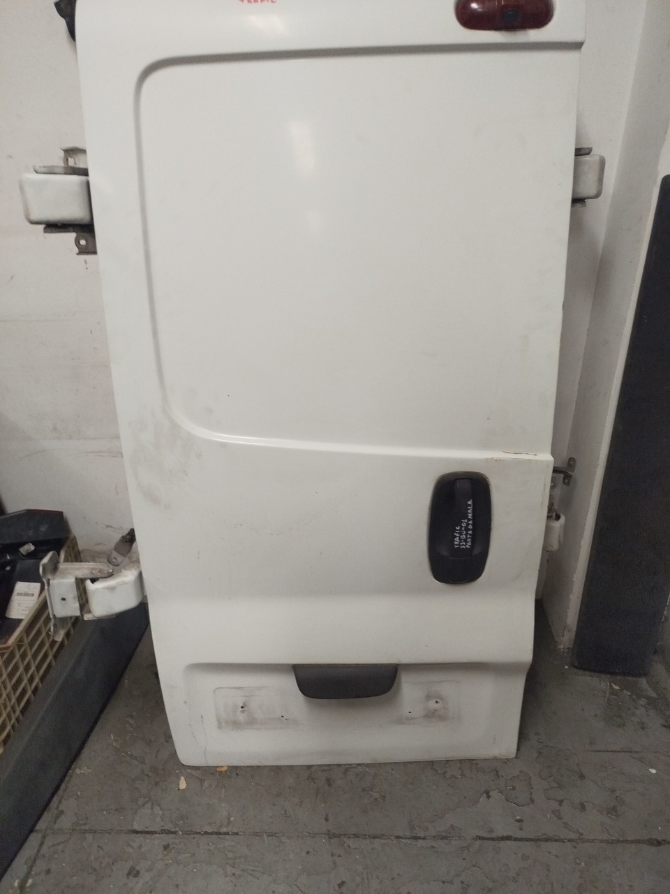Porta da Mala ESQ RENAULT TRAFIC II Caixa  de 2001 a 0