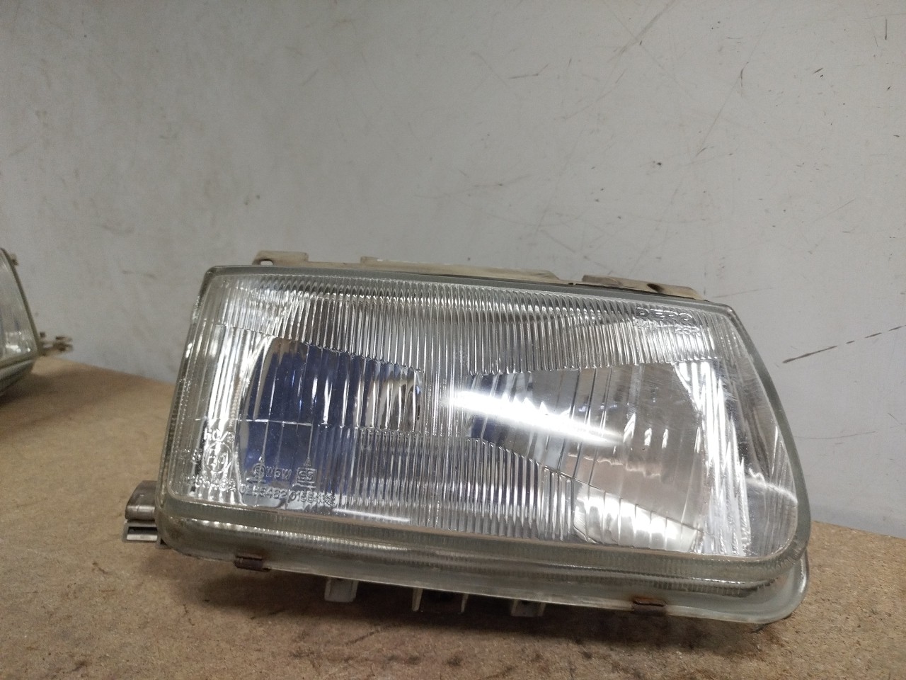 Farol/ Otica Dianteiro DTO VOLKSWAGEN POLO  de 1994 a 1999