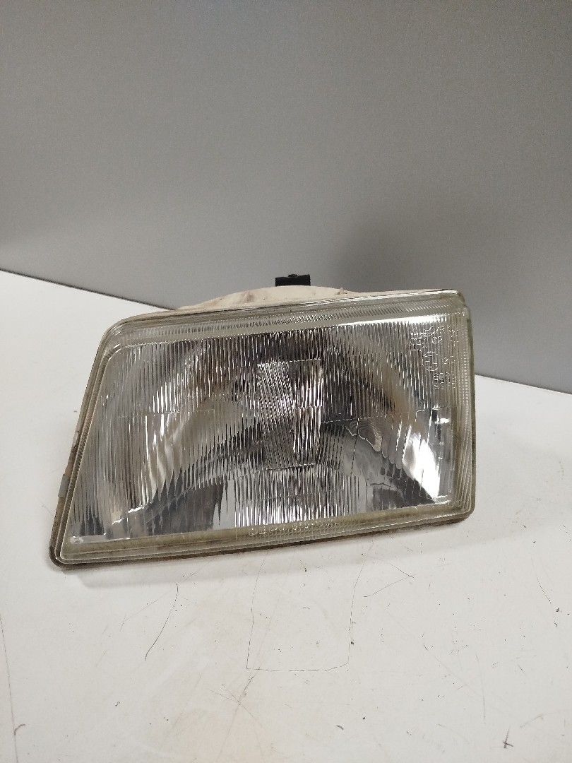 Farol/ Otica Dianteiro ESQ PEUGEOT 205 II  de 1987 a 2000