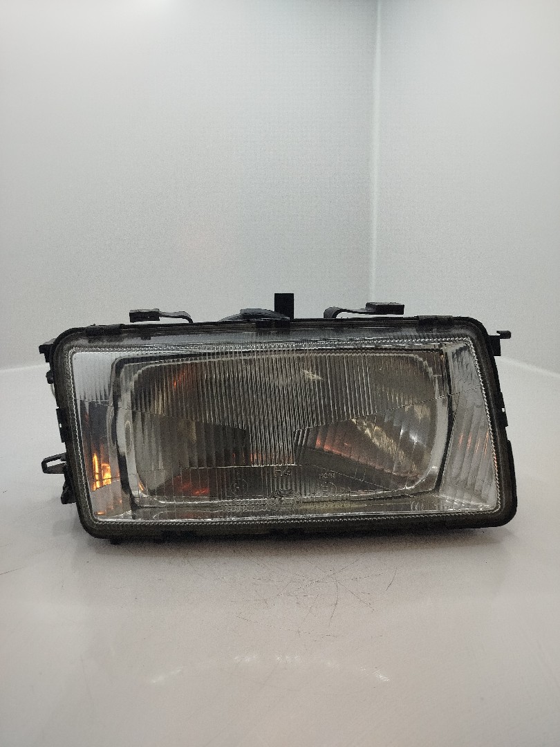 Farol/ Otica Dianteiro DTO AUDI 80  de 1986 a 1991