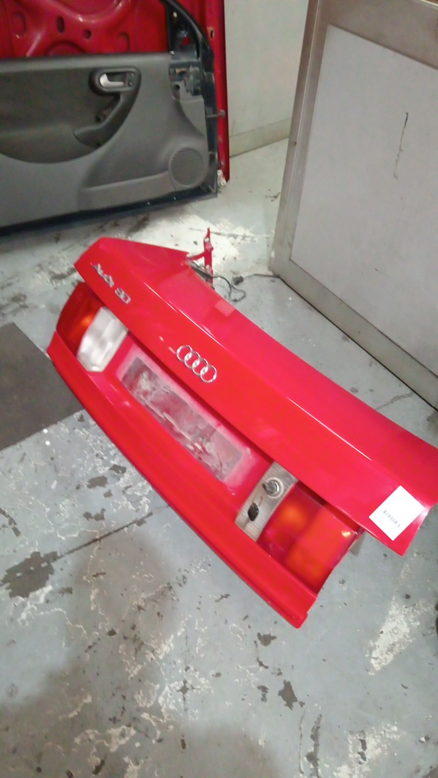 Tampa da Mala AUDI 80  de 1986 a 1991