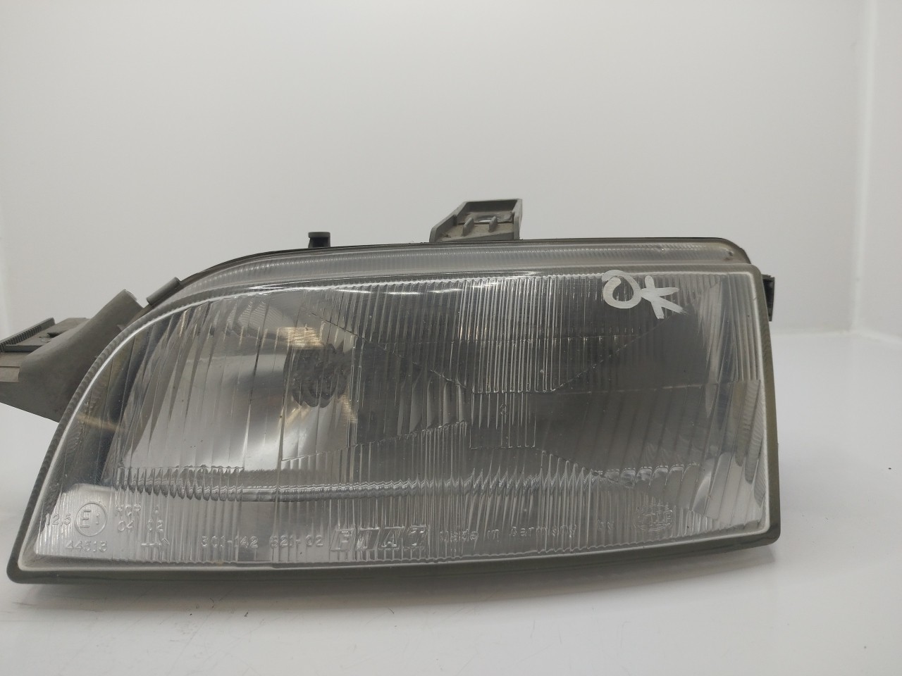 Farol/ Otica Dianteiro ESQ FIAT PUNTO  de 1993 a 1999