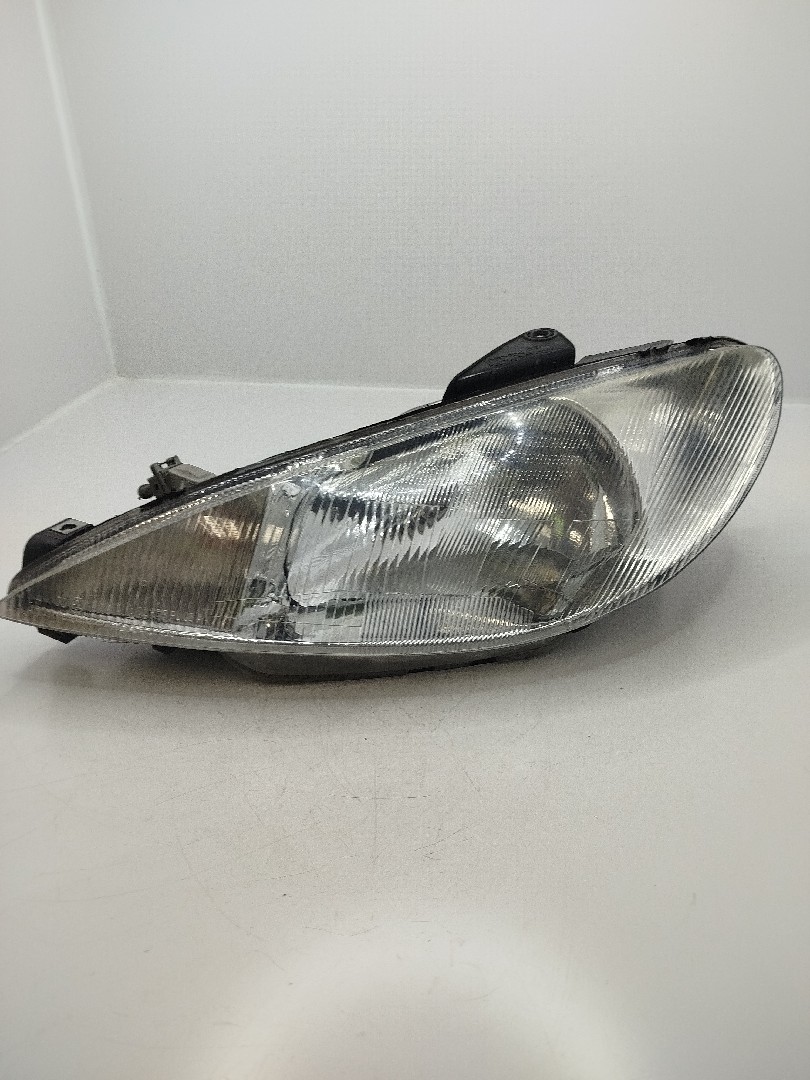 Farol/ Otica Dianteiro ESQ PEUGEOT 206 Hatchback  de 1998 a 2012