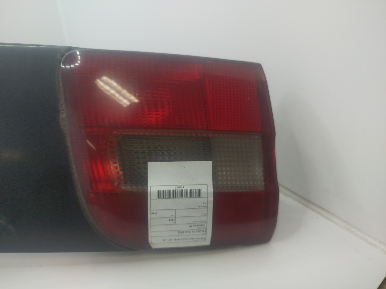 Farolim da Mala ESQ VOLVO V40 Combi  de 1995 a 2004