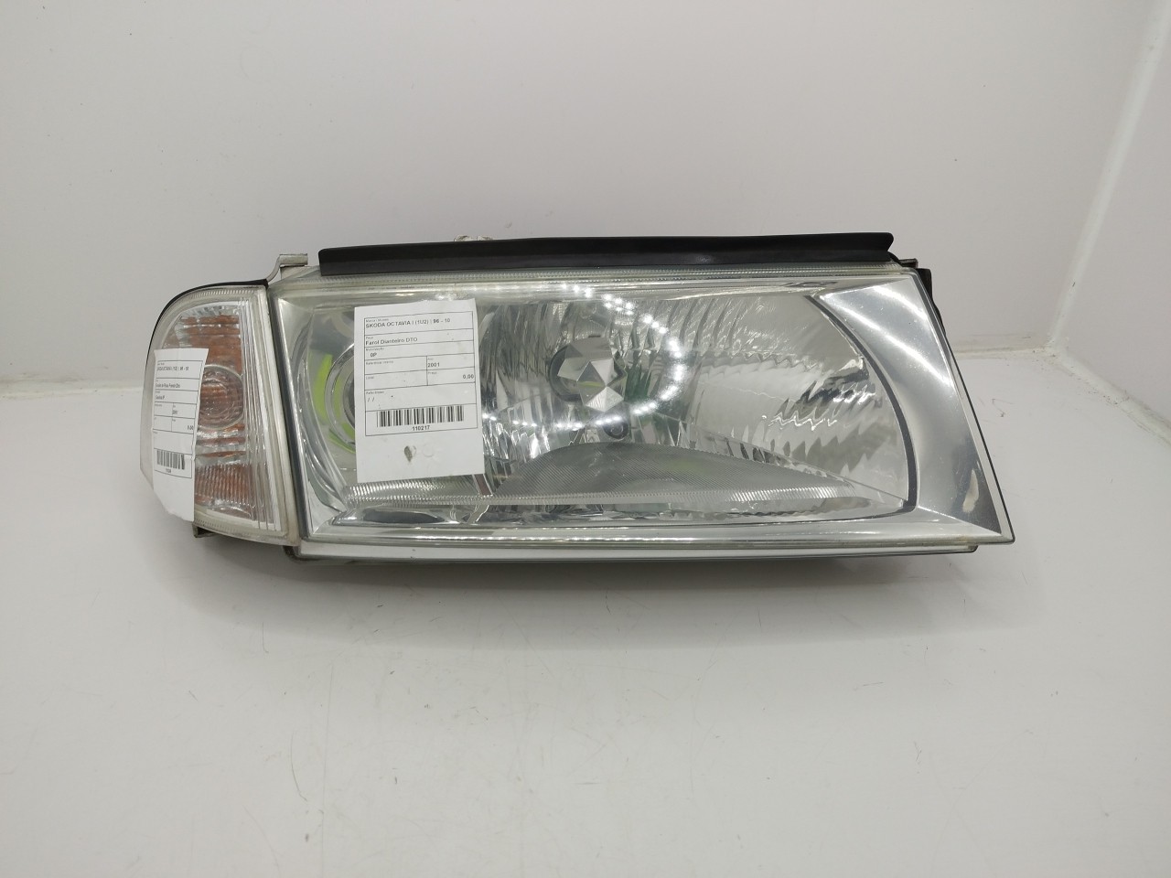 Farol/ Otica Dianteiro DTO SKODA OCTAVIA I  de 1996 a 2010