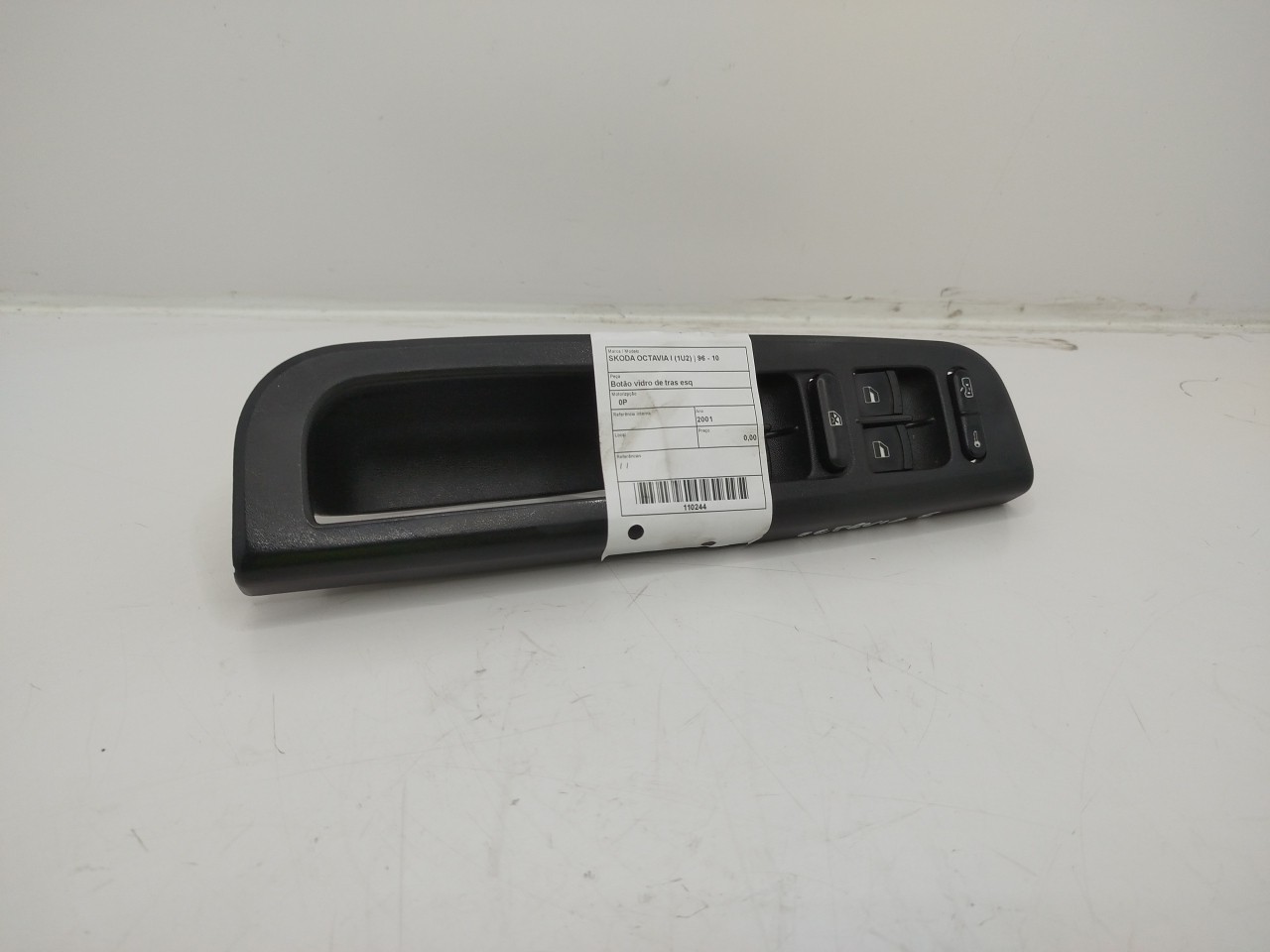 Botão vidro de tras esq SKODA OCTAVIA I  de 1996 a 2010
