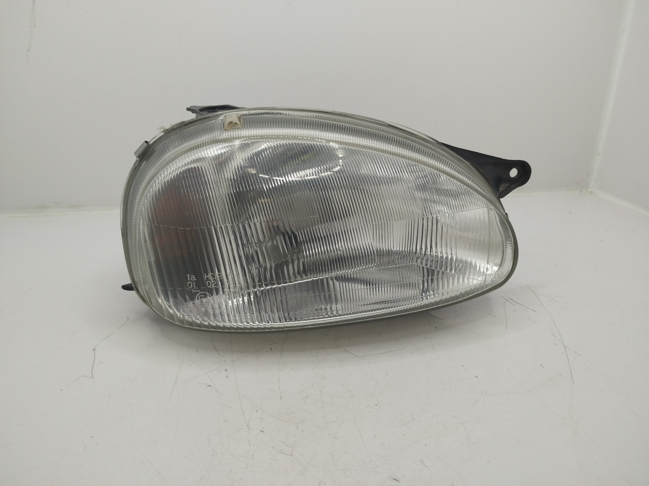 Farol/ Otica Dianteiro DTO OPEL CORSA B STATION WAGON  de 1998 a 2002