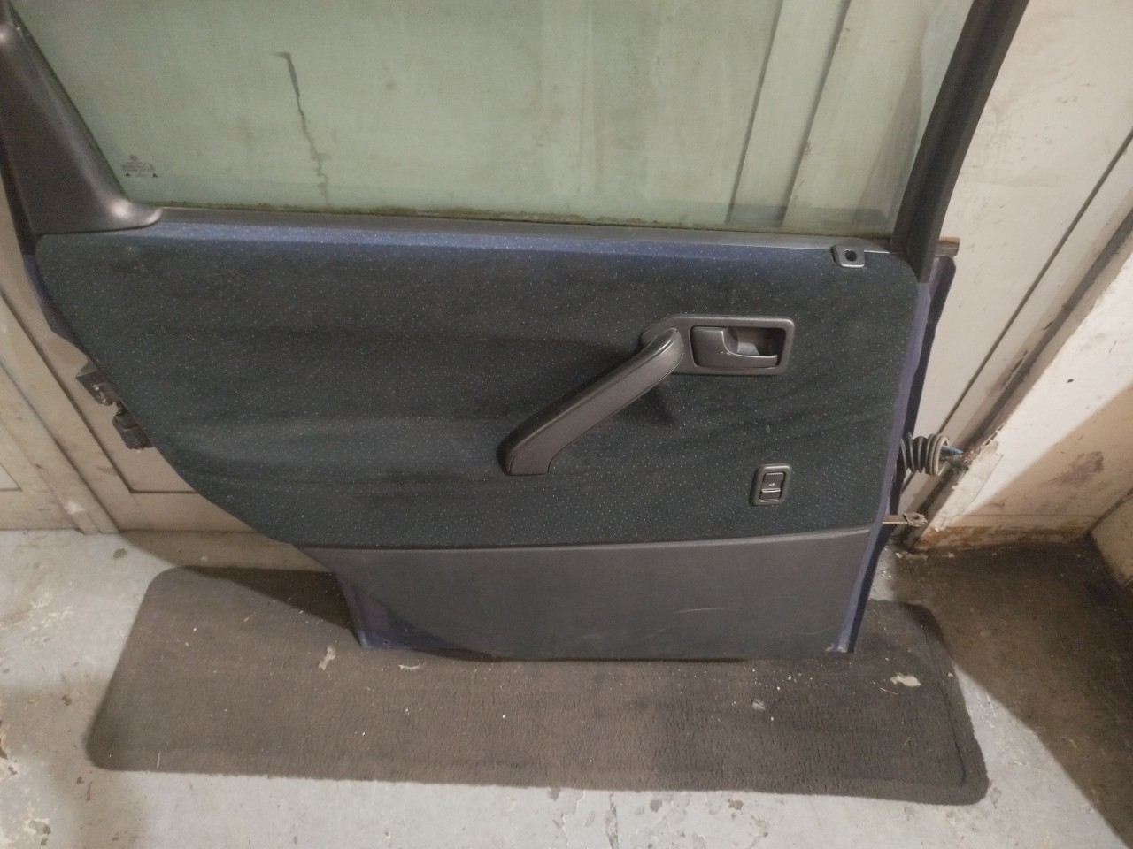 Porta Tras ESQ VOLKSWAGEN PASSAT Variant  de 1988 a 1997