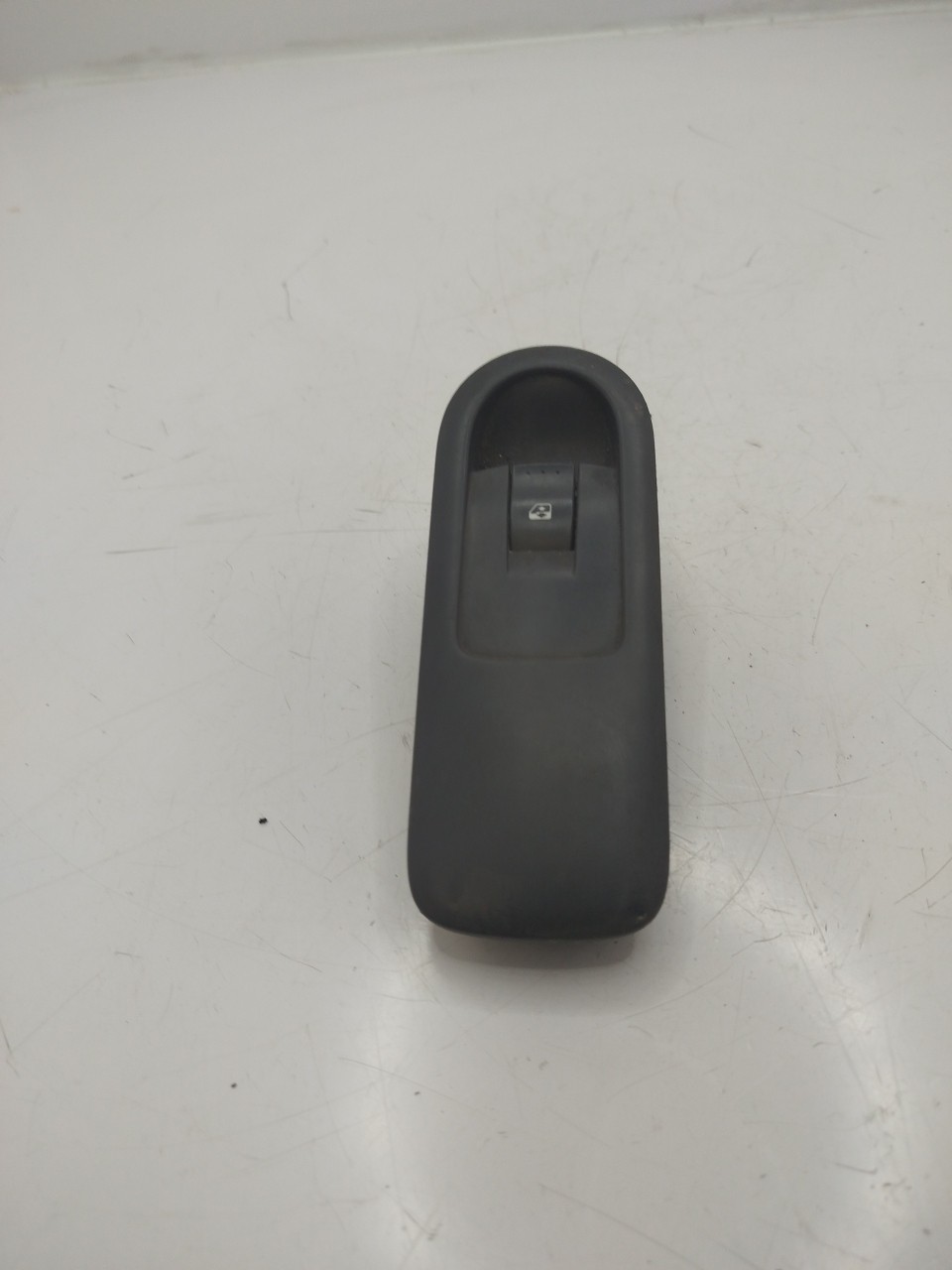 Botão vidro de tras dto RENAULT SCÉNIC II  de 2003 a 2010