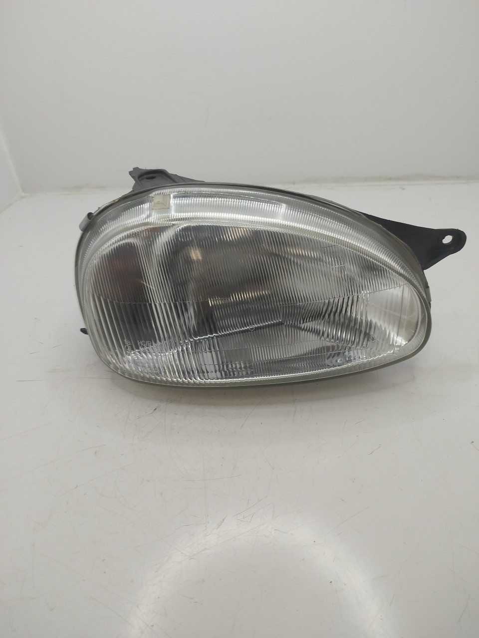 Farol/ Otica Dianteiro DTO OPEL CORSA B  de 1993 a 2002