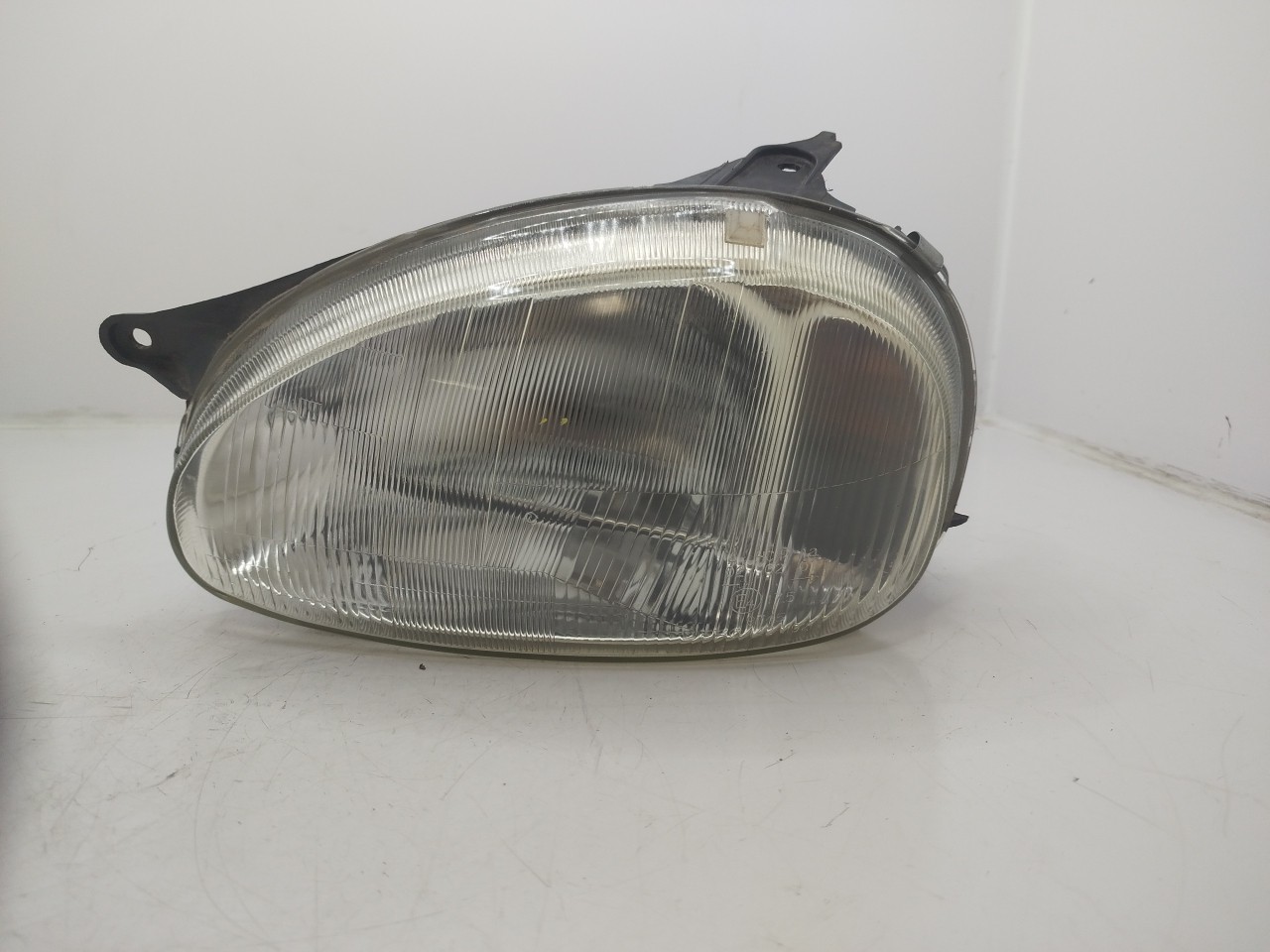Farol/ Otica Dianteiro ESQ OPEL CORSA B  de 1993 a 2002
