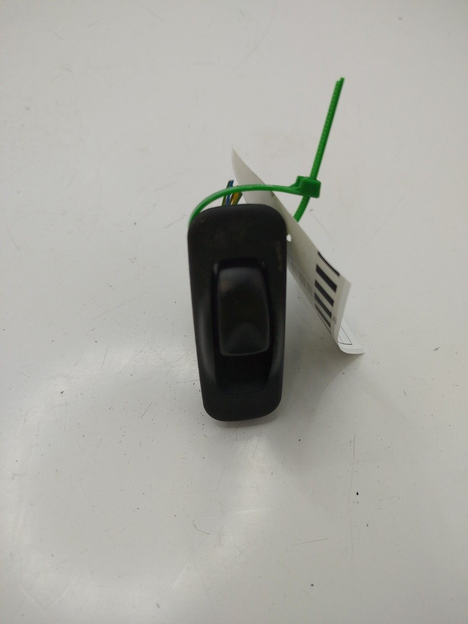Botão vidro de tras dto MITSUBISHI SPACE STAR Veículo multiuso  de 1998 a 2004