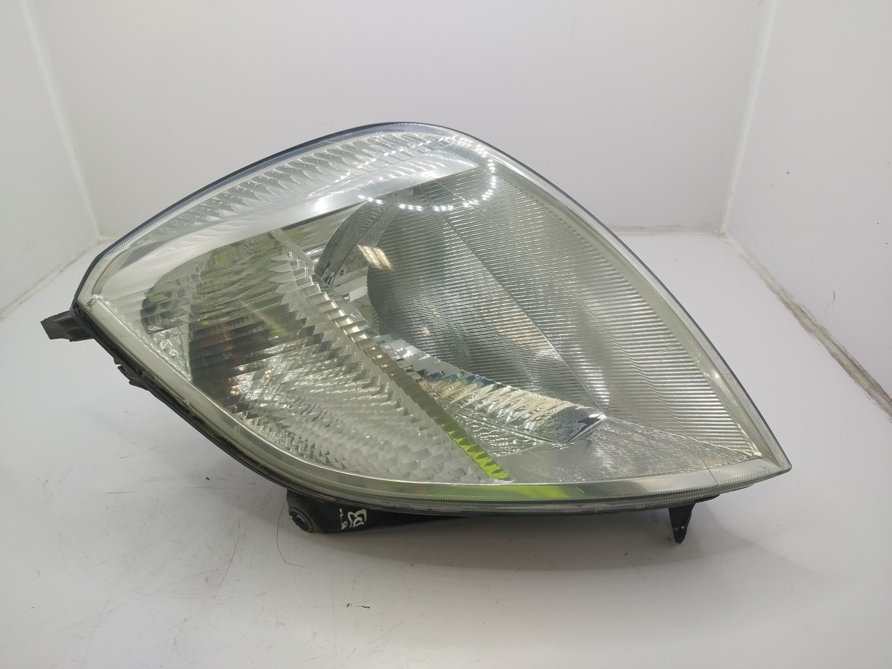 Farol/ Otica Dianteiro ESQ FORD FIESTA V  de 2001 a 2014