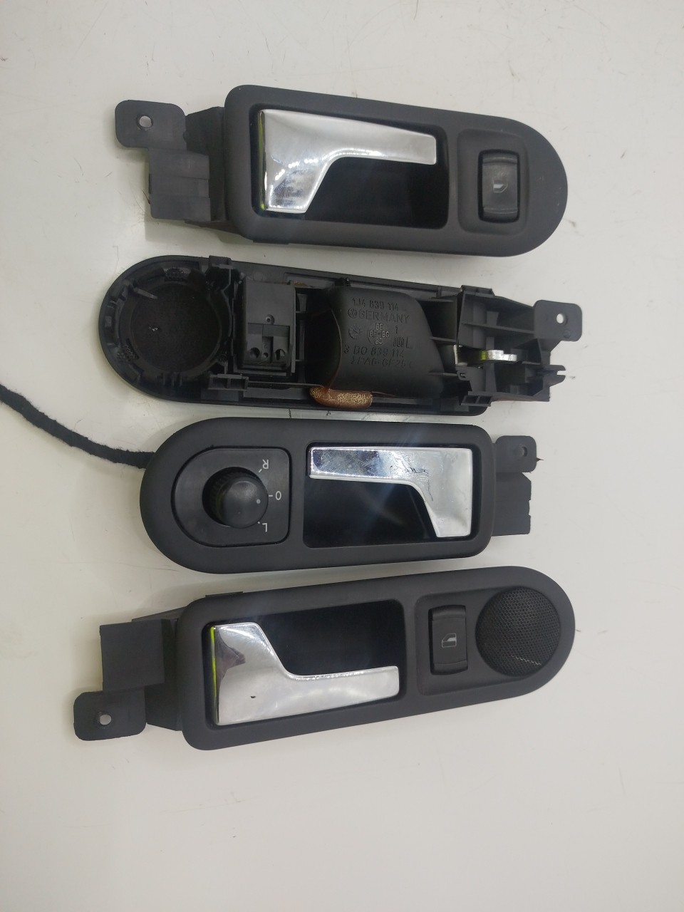 PUCHADOR DE PORTA INTERNO VOLKSWAGEN GOLF IV  de 1997 a 2007