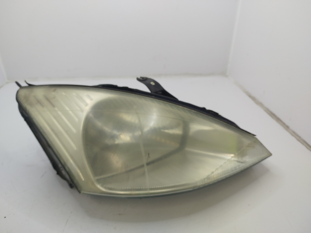 Farol/ Otica Dianteiro DTO FORD FOCUS Caixa/Combi  de 1998 a 2005