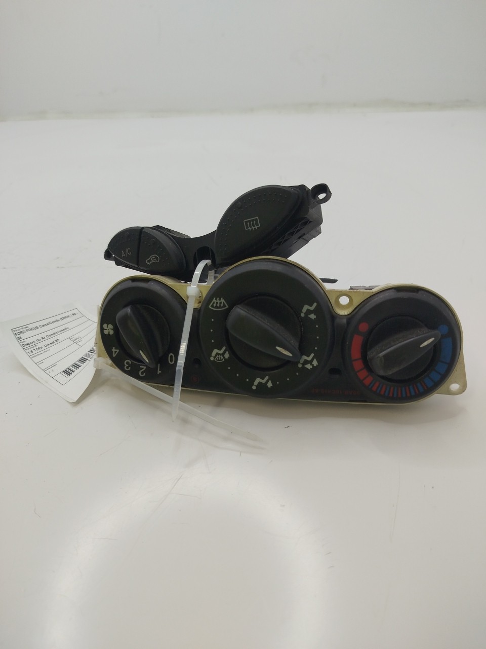 Display do Ar Condicionado FORD FOCUS Caixa/Combi  de 1998 a 2005