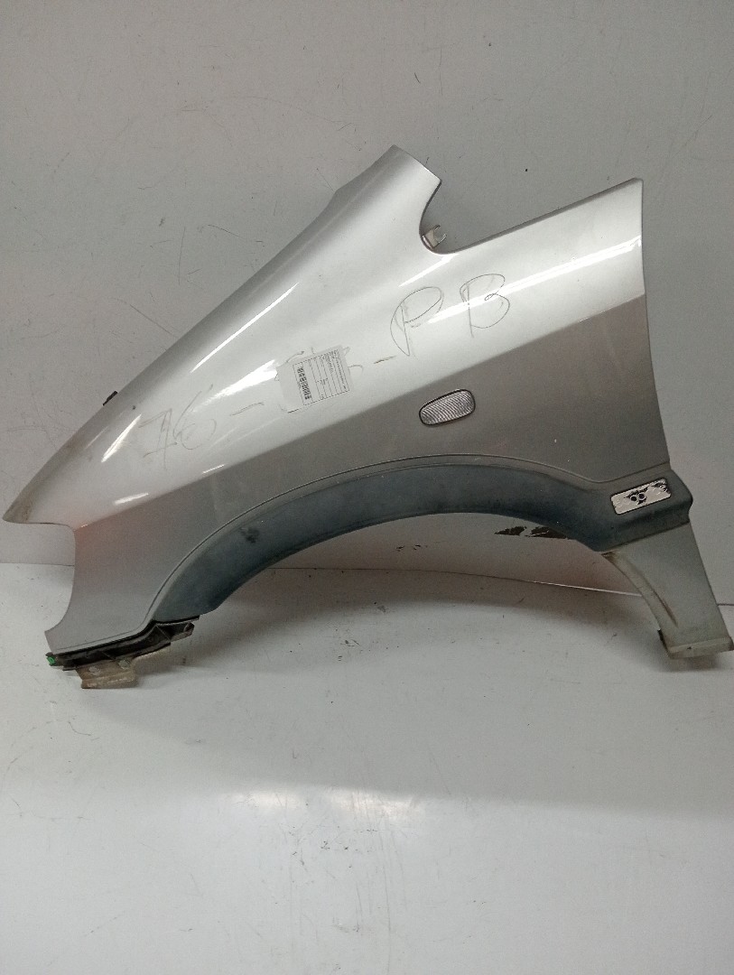 Guarda Lamas Esq OPEL ZAFIRA A Veículo multiuso  de 1999 a 2005