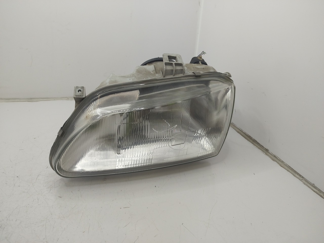 Farol/ Otica Dianteiro ESQ RENAULT MEGANE Scenic  de 1996 a 2001