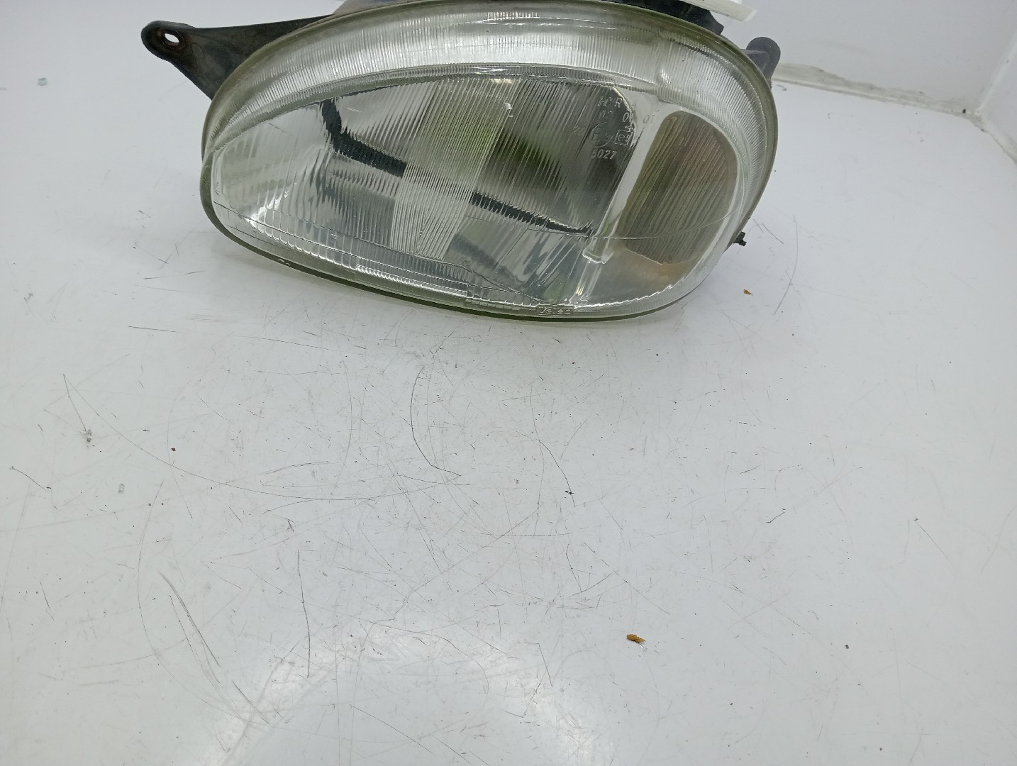 Farol/ Otica Dianteiro ESQ OPEL CORSA B  de 1993 a 2002
