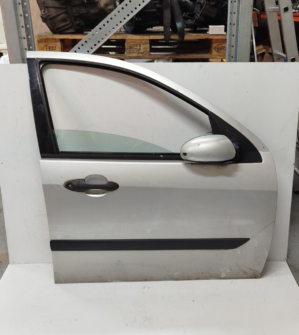 Porta Frente Dto FORD FOCUS Caixa/Combi  de 1998 a 2005