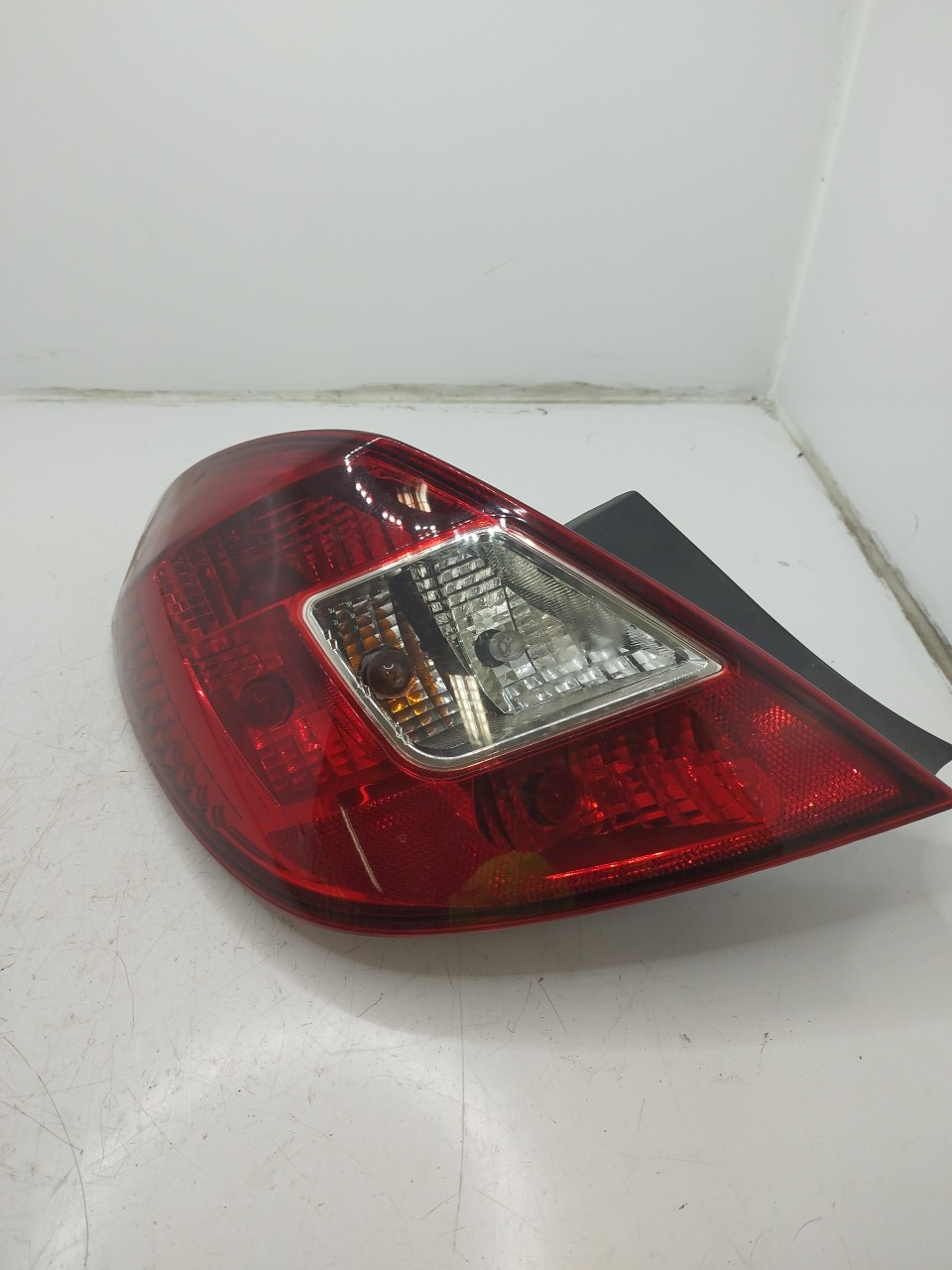 Farolim Stop Esq OPEL CORSA D  de 2006 a 2014