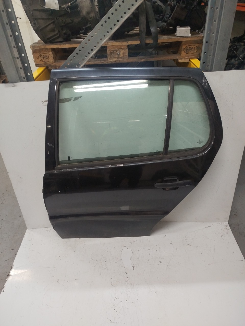 Porta Tras ESQ VOLKSWAGEN POLO  de 1999 a 2001