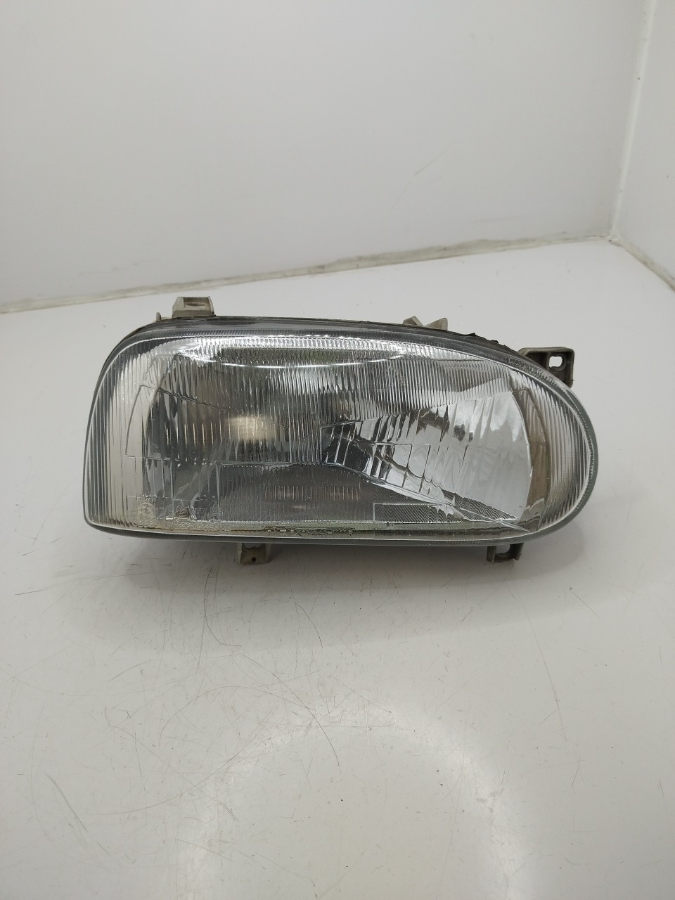 Farol/ Otica Dianteiro DTO VOLKSWAGEN GOLF III  de 1991 a 1998