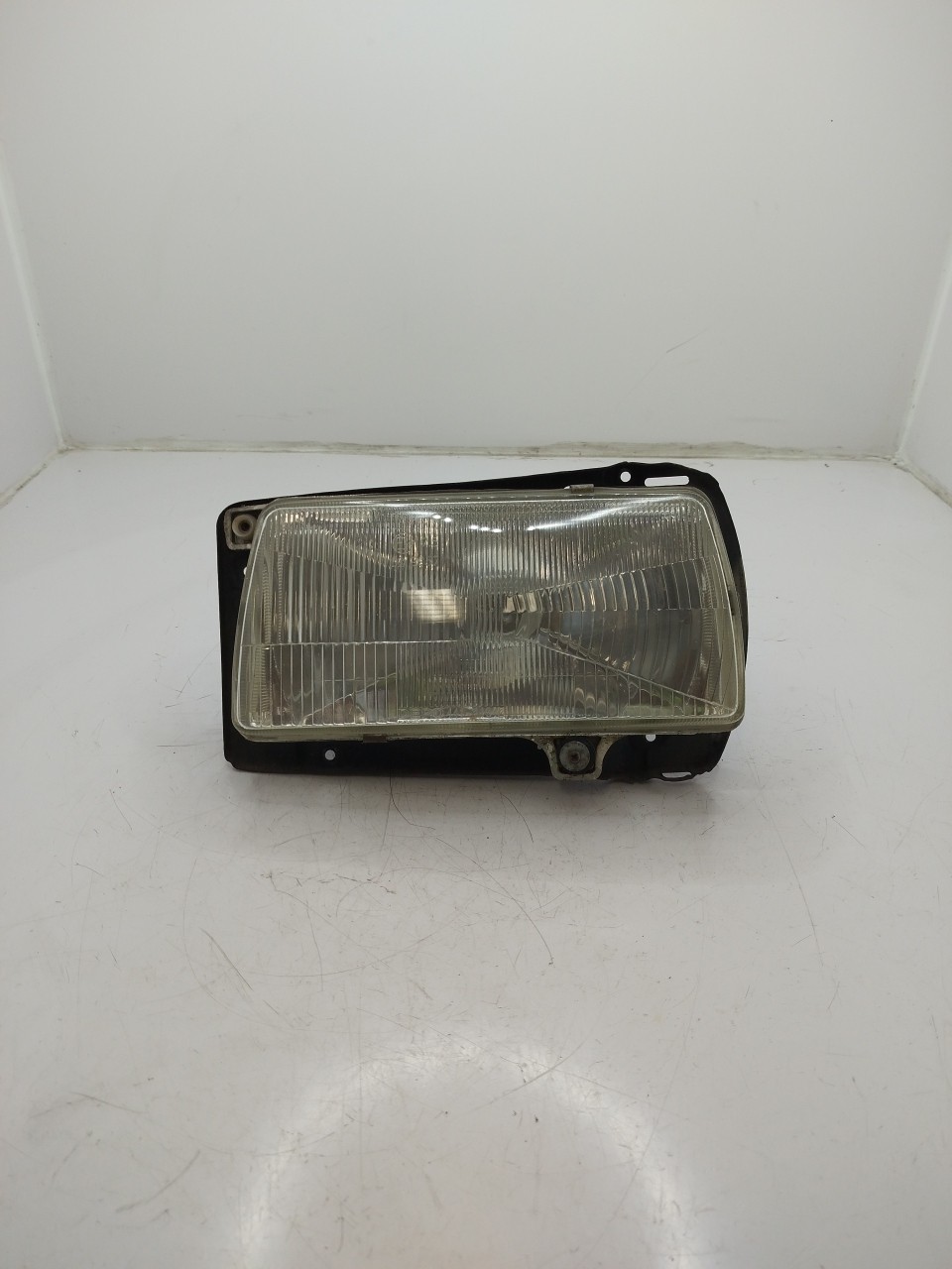 Farol/ Otica Dianteiro ESQ VOLKSWAGEN JETTA II  de 1983 a 1992