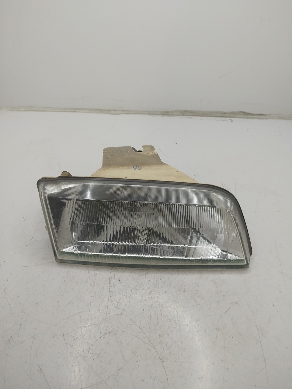 Farol/ Otica Dianteiro DTO CITROEN ZX  de 1991 a 1999