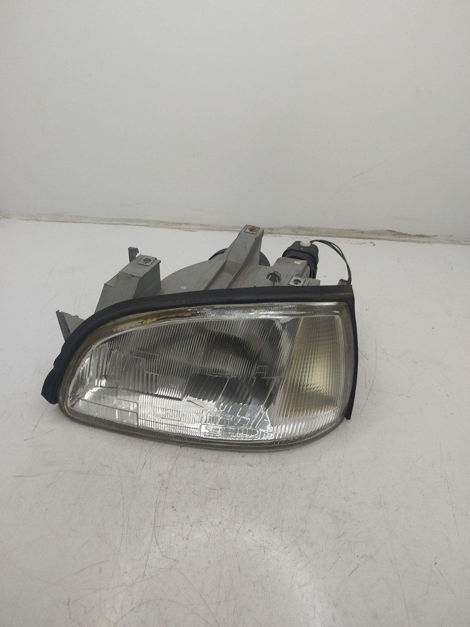 Farol/ Otica Dianteiro ESQ RENAULT CLIO I  de 1990 a 1998