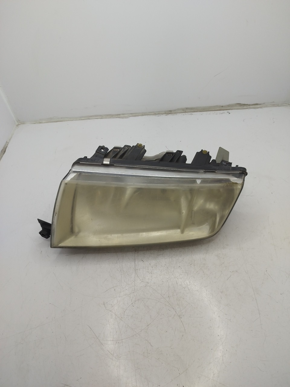 Farol/ Otica Dianteiro ESQ SKODA FABIA I  de 1999 a 2008