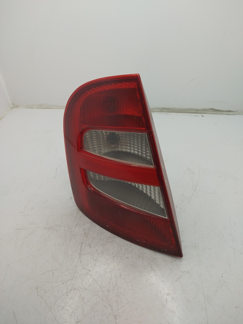Farolim Stop Esq SKODA FABIA I  de 1999 a 2008