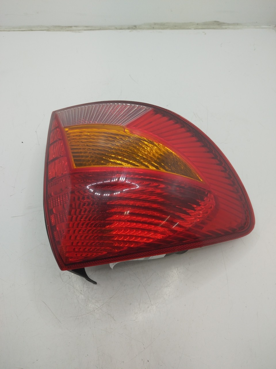 Farolim Stop Esq KIA RIO Combi  de 2000 a 2006