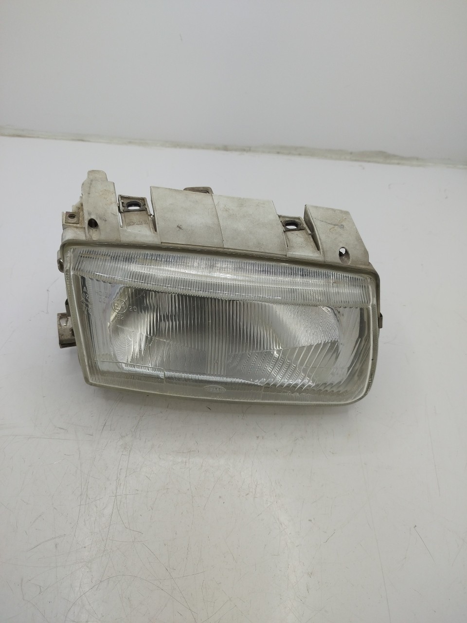 Farol/ Otica Dianteiro DTO VOLKSWAGEN POLO  de 1994 a 1999