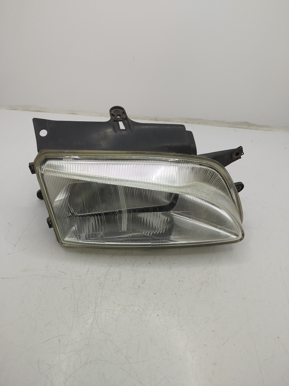 Farol/ Otica Dianteiro DTO CITROEN BERLINGO / BERLINGO FIRST Caixa  de 1996 a 2011