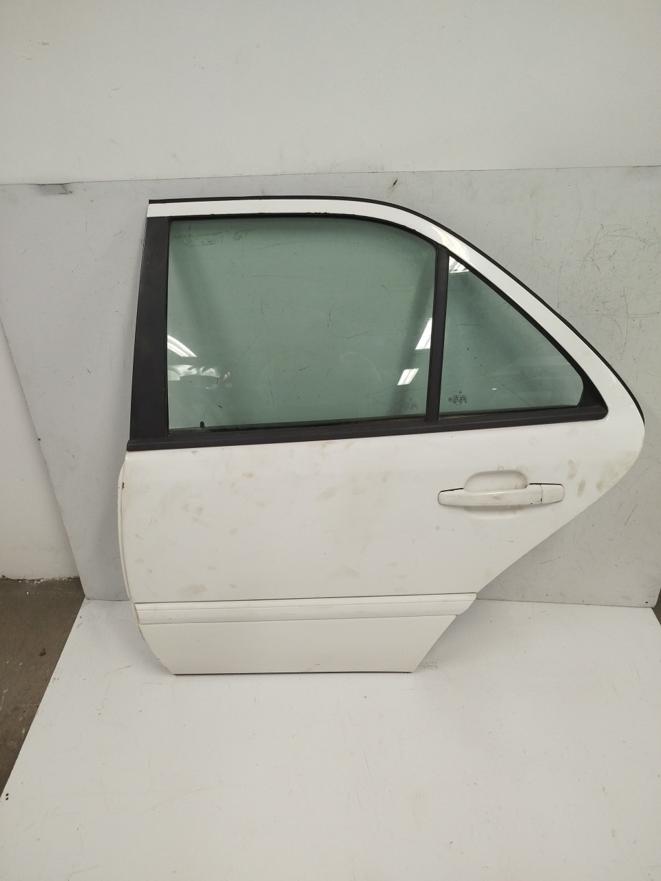 Porta Tras ESQ MERCEDES-BENZ C-CLASS  de 1993 a 2000