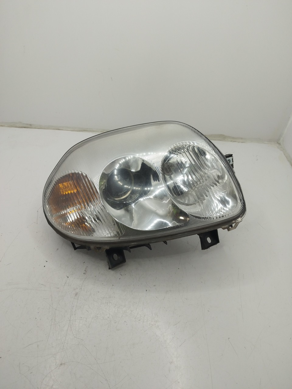 Farol/ Otica Dianteiro DTO RENAULT CLIO II Caixa  de 1998 a 0