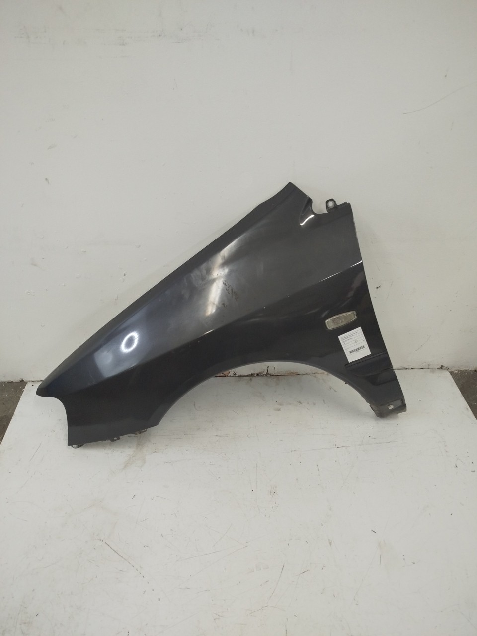 Guarda Lamas Esq MITSUBISHI SPACE STAR Veículo multiuso  de 1998 a 2004