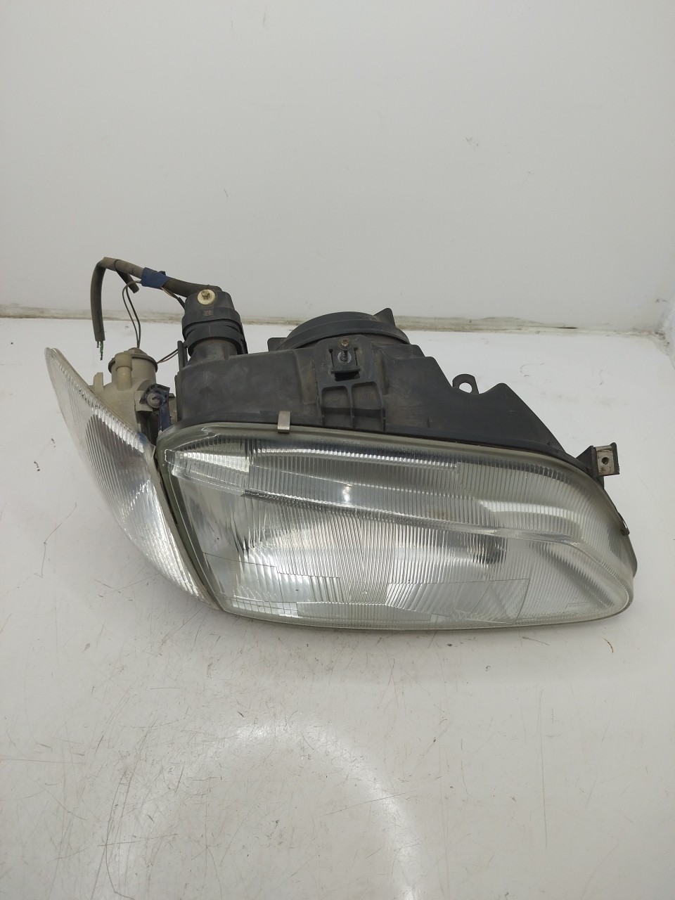 Farol/ Otica Dianteiro DTO RENAULT MEGANE I Classic  de 1996 a 2008