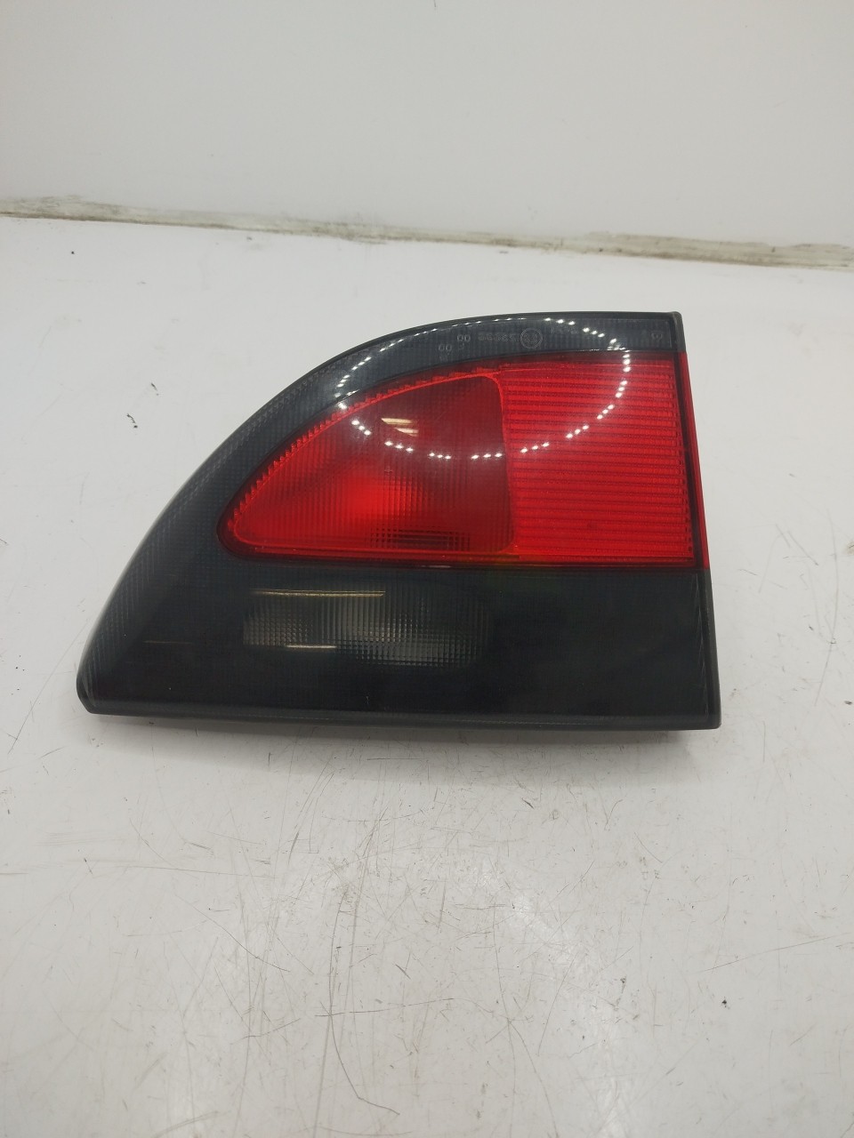 Farolim da Mala ESQ RENAULT MEGANE I Classic  de 1996 a 2008