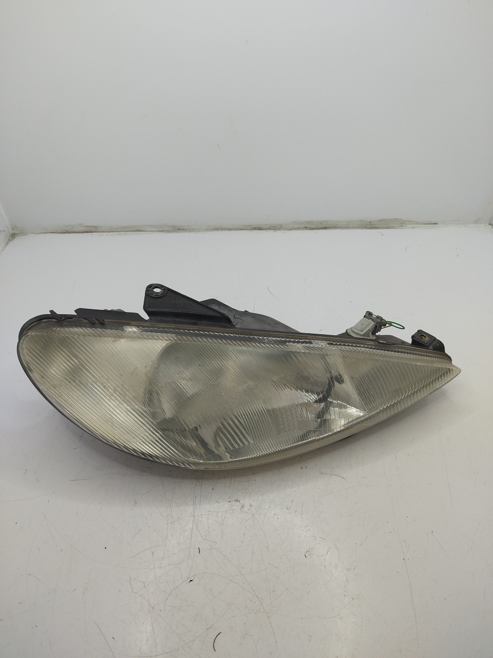 Farol/ Otica Dianteiro DTO PEUGEOT 206  de  a 