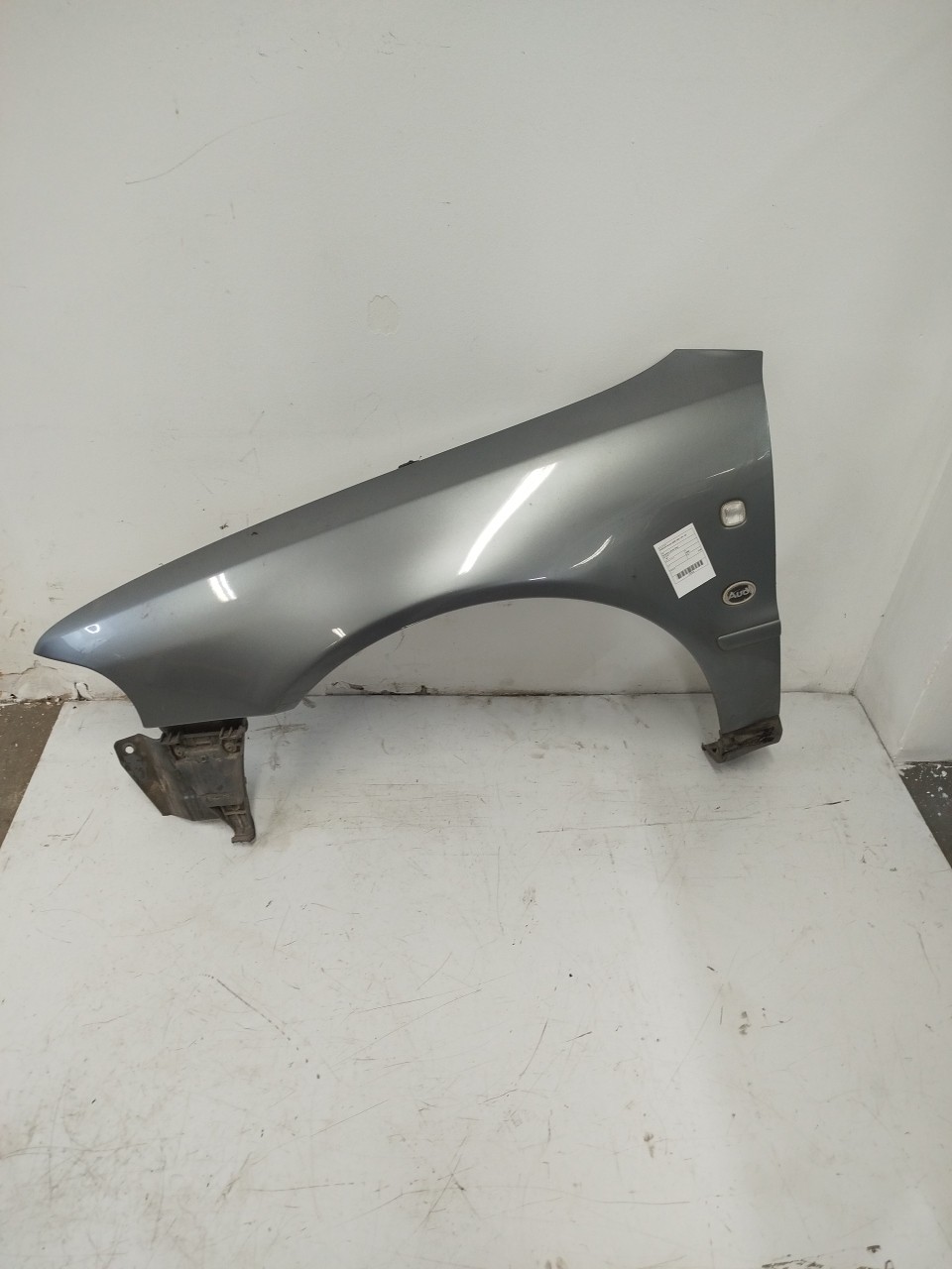 Guarda Lamas Esq AUDI A4 Avant  de 1994 a 2002