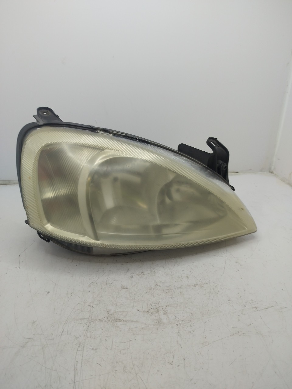 Farol/ Otica Dianteiro DTO OPEL CORSA C  de 2000 a 2009
