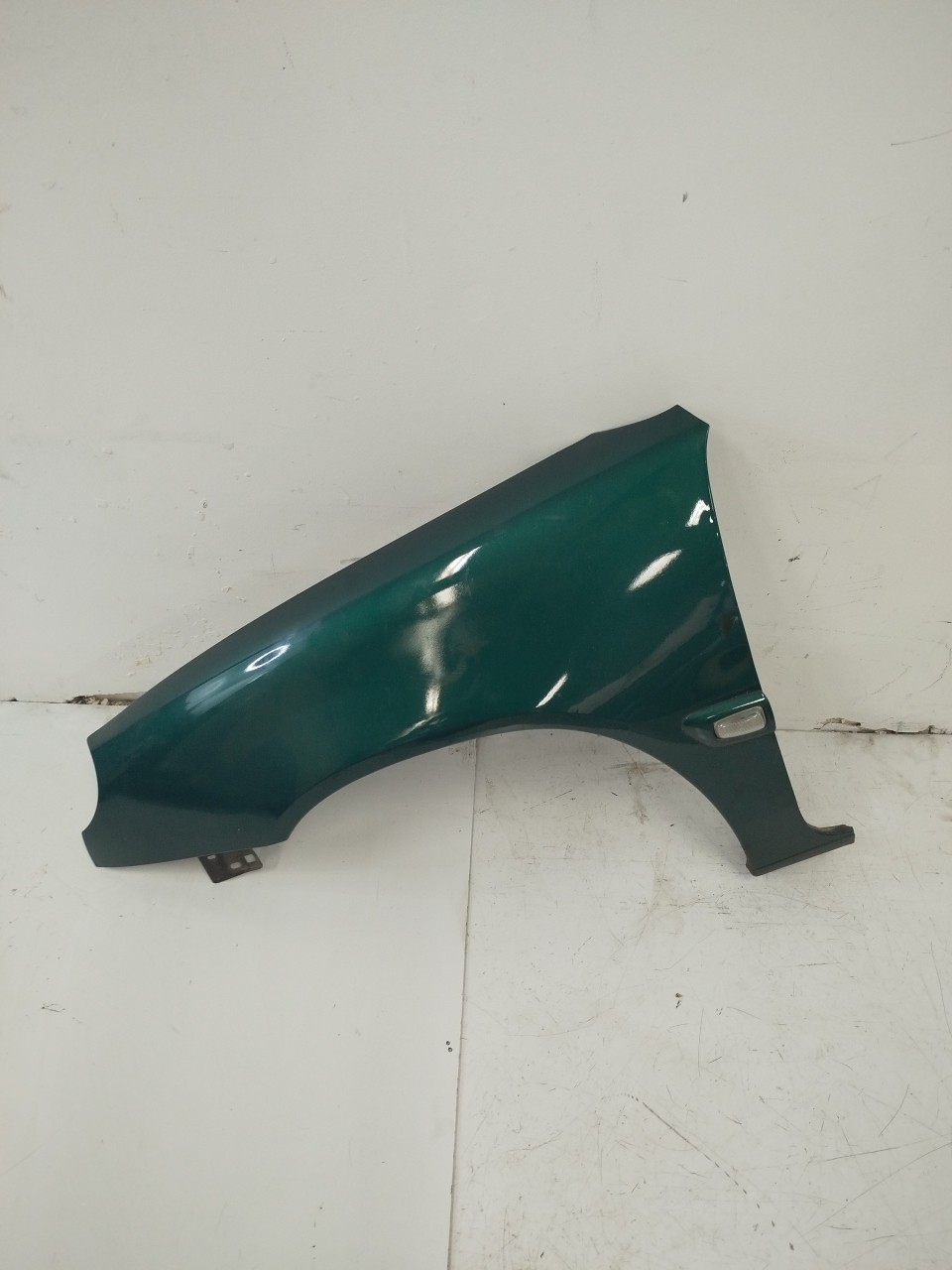 Guarda Lamas Esq CITROEN SAXO  de 1996 a 2004