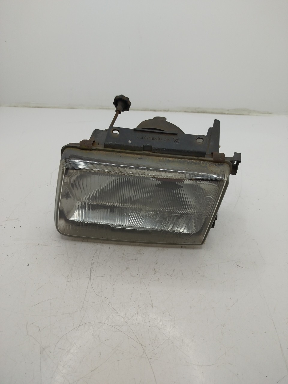 Farol/ Otica Dianteiro ESQ OPEL CORSA A Hatchback  de 1982 a 1993