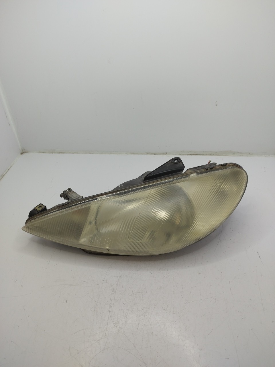Farol/ Otica Dianteiro ESQ PEUGEOT 206  de  a 