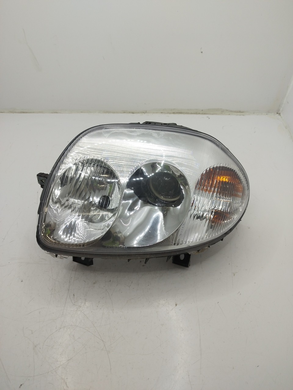 Farol/ Otica Dianteiro ESQ RENAULT Clio II  de  a 