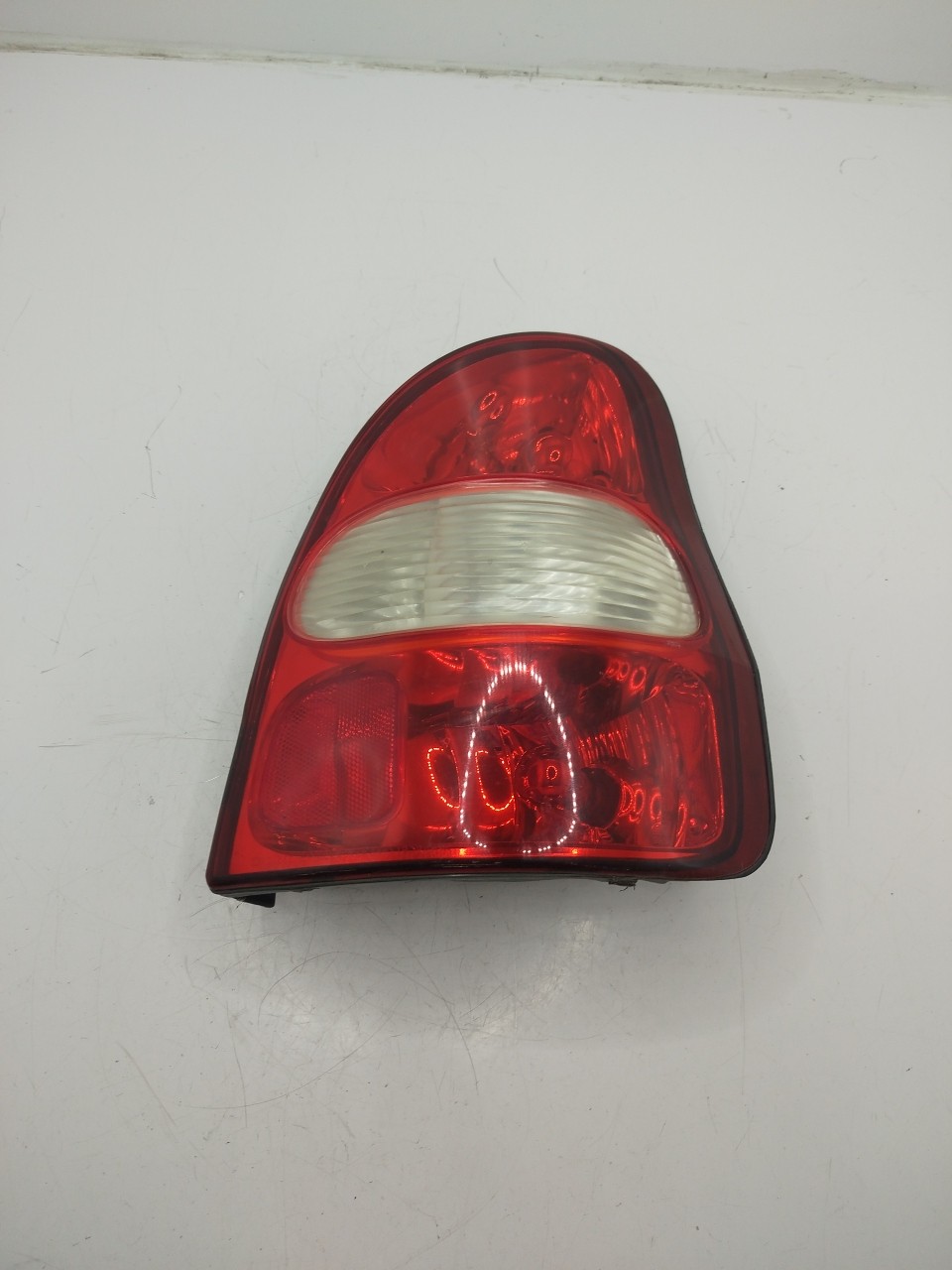 Farolim Stop Dto KIA CARNIVAL II  de 1999 a 2007
